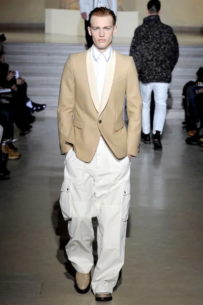 Look 38